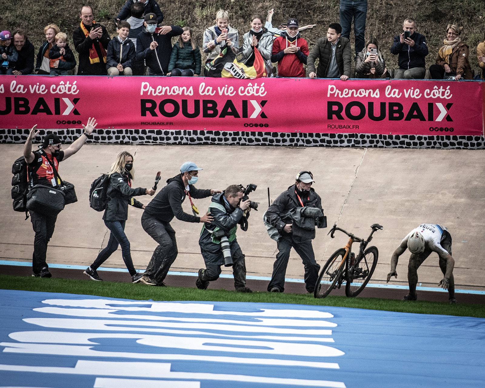 Paris-Roubaix 2021 - Sonny COLBRELLI wins the iconic race Foto: Wolfgang Stärke